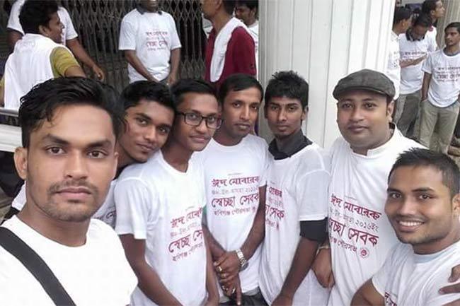 ঈদ জামাতের নিরাপত্তায় হিন্দু যুবকরা