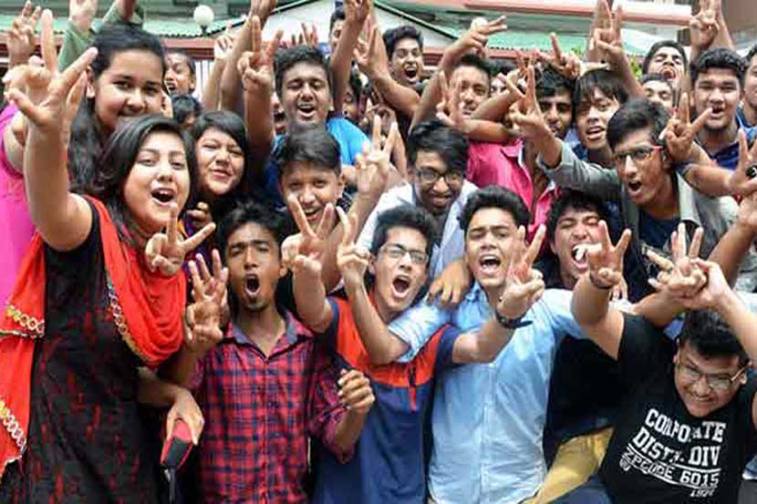 এইচএসসিতে কমলো পাসের হার ও জিপিএ-৫ এইচএসসিতে কমলো পাসের হার ও জিপিএ-৫