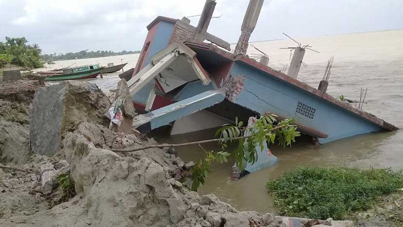 পদ্মায় বিলীন ৫১ বছরে ৬৬ হাজার হেক্টর ভূমি