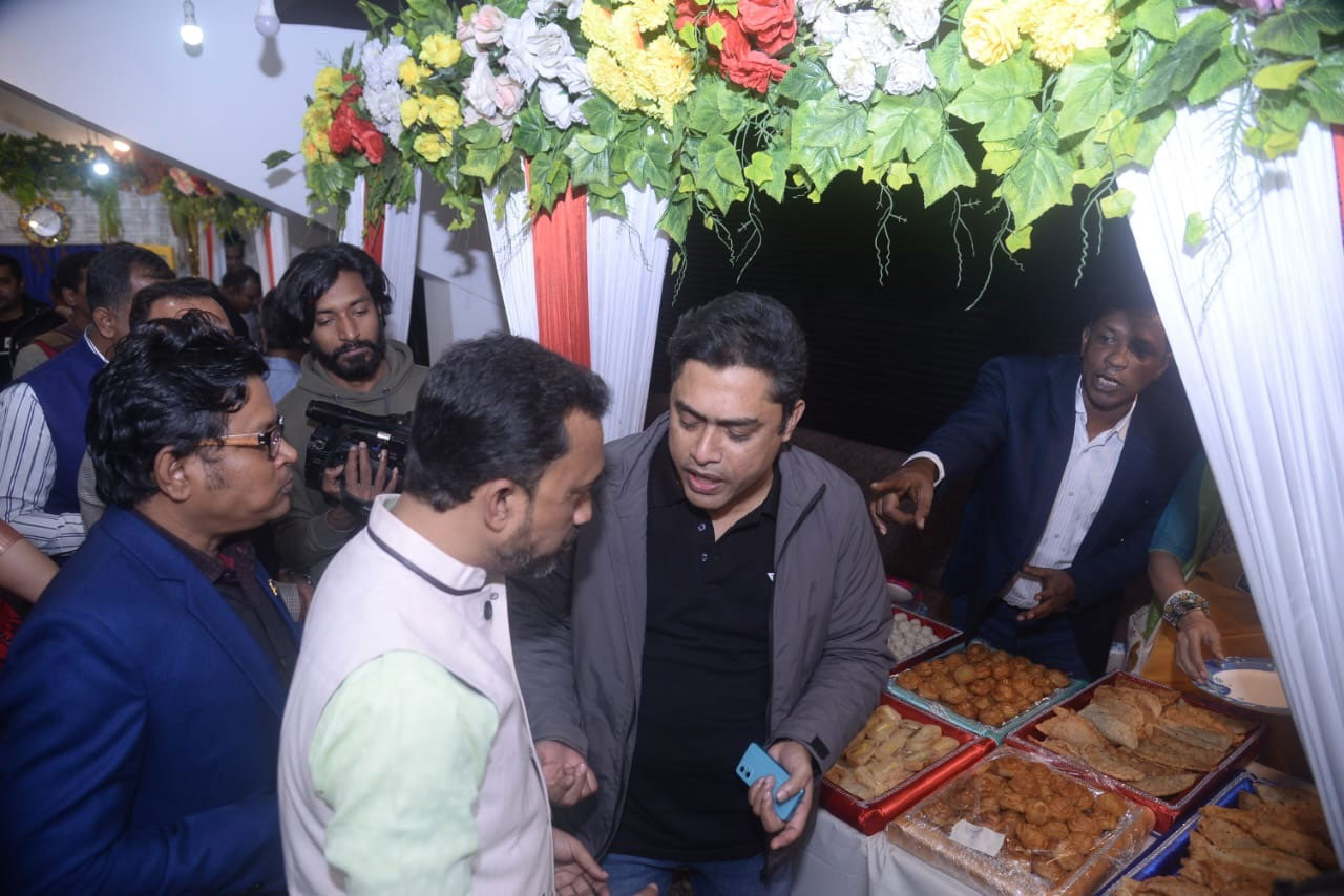 বৈচিত্র্যপূর্ণ আয়োজনে চট্টগ্রামে পিঠা উৎসব