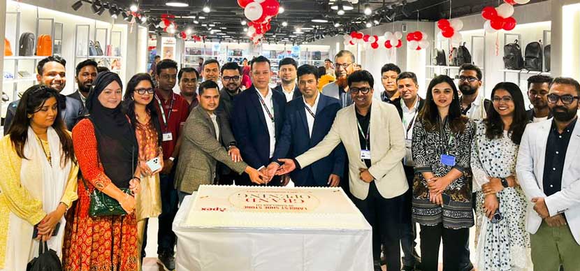 বসুন্ধরা সিটিতে Apex-এর সবচেয়ে বড় ফুটওয়্যার স্টোর বসুন্ধরা সিটিতে Apex-এর সবচেয়ে বড় ফুটওয়্যার স্টোর