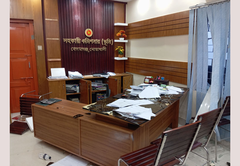 নোয়াখালীতে পুলিশ সার্কেল ও ভূমি অফিসে অগ্নিসংযোগ-ভাংচুর নোয়াখালীতে পুলিশ সার্কেল ও ভূমি অফিসে অগ্নিসংযোগ-ভাংচুর