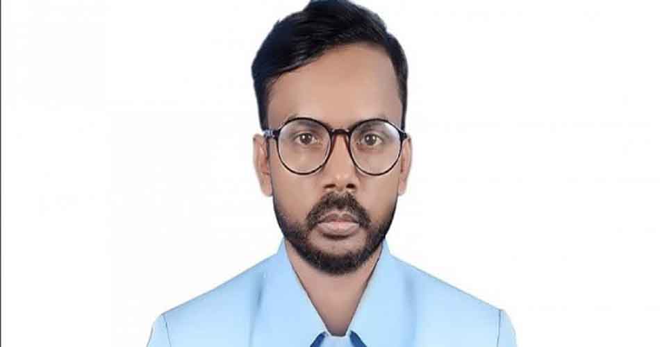 বগুড়া-৪ আসনে হিরো আলমের মনোনয়ন সংগ্রহ
