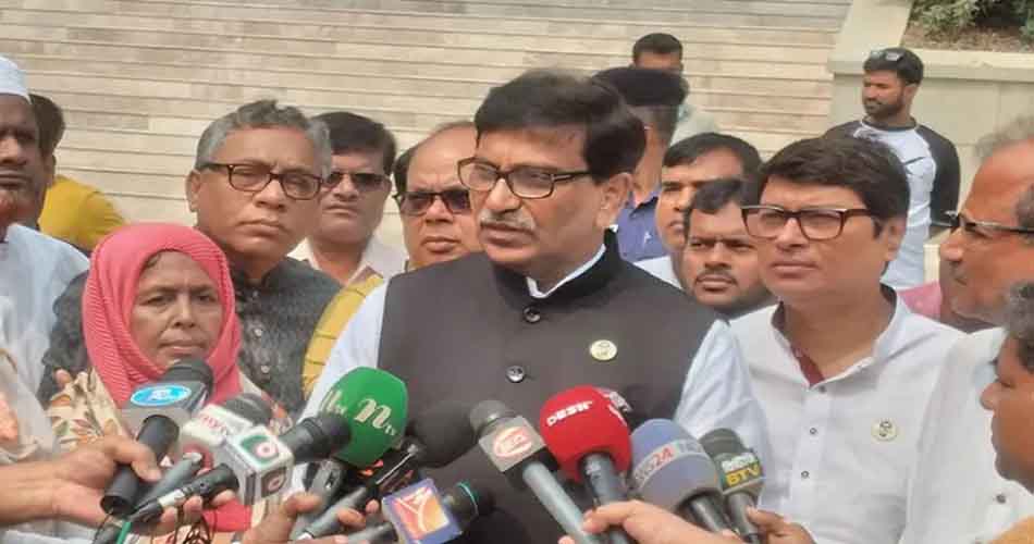 বিদেশীদের কাছে দৌড়ঝাঁপ করে বিএনপির কোন লাভ হবে না: হানিফ