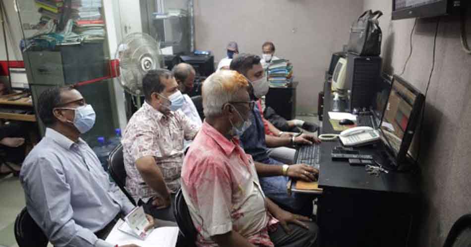 শেয়ারবাজারে বাড়ছে নতুন বিনিয়োগকারী