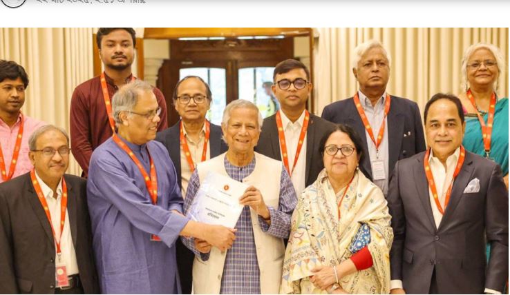 প্রধান উপদেষ্টার কাছে প্রতিবেদন জমা দিলো গণমাধ্যম সংস্কার কমিশন