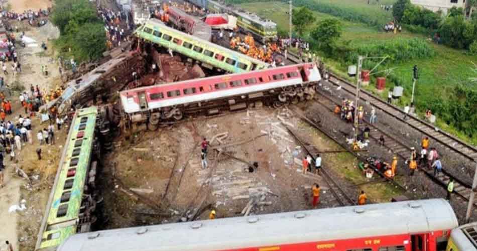 তথ্য পেতে বাংলাদেশিদের জন্য হটলাইন নম্বর