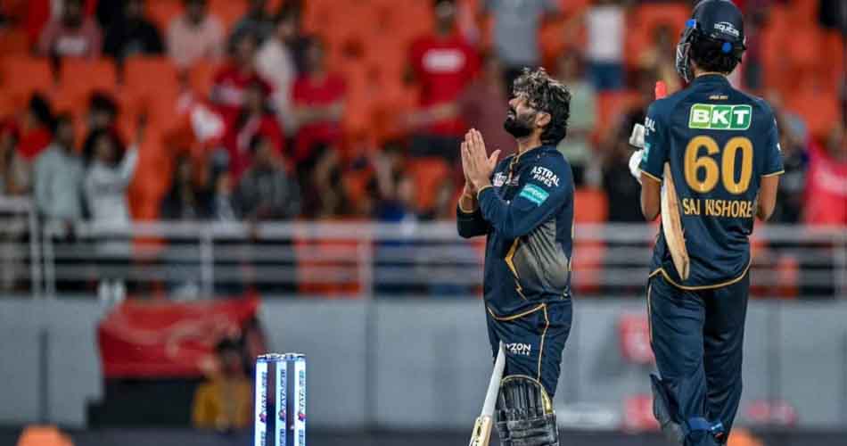 পাঞ্জাবকে হারিয়ে গুজরাটের চতুর্থ জয়