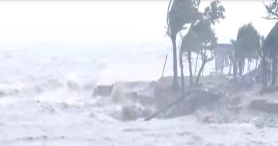 ঘূর্ণিঝড় রেমাল কেড়ে নিল ৭ জনের প্রাণ