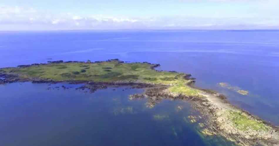 দেড় কোটি টাকায় বিক্রি হচ্ছে স্কটিশ দ্বীপ