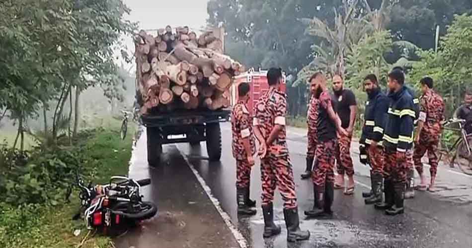 ﻿﻿﻿পঞ্চগড়ে মোটরসাইকেলে ট্রাক্টরের ধাক্কায় নিহত ৩