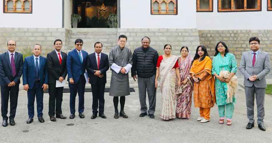 ভুটানের রাজার সঙ্গে বাণিজ্যমন্ত্রীর সৌজন্য সাক্ষাৎ