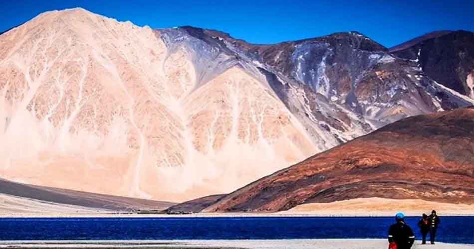 পর্যটকদের জন্য খুলছে লাদাখের দরজা