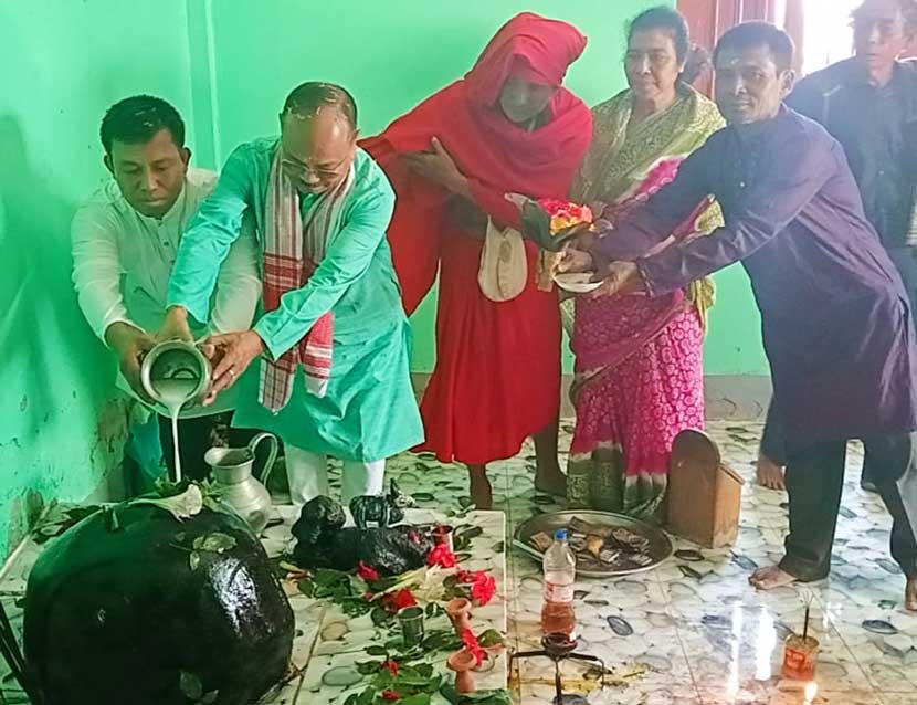 বঙ্গবন্ধু বাংলাদেশে সবে ধর্মের মানুষকে ধর্ম পালনের নিশ্চয়তা