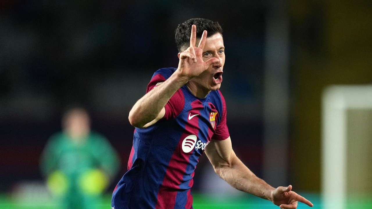 সাবেক বার্সা তারকাকে পেছনে ফেললেন লেভা