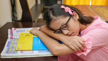 দুর্ঘটনার পর শিশু মানসিকভাবে ভেঙে পড়লে কী করবেন?