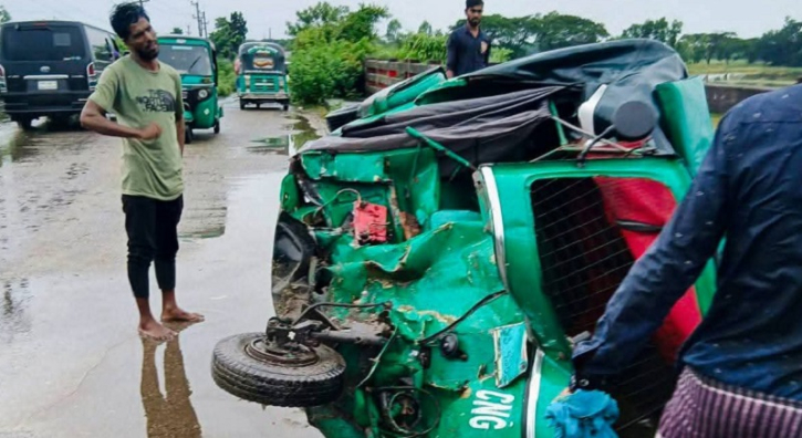 অসুস্থ মাকে হাসপাতালে দেখে ফেরার পথে ২ ভাইয়ের মৃত্যু অসুস্থ মাকে হাসপাতালে দেখে ফেরার পথে ২ ভাইয়ের মৃত্যু