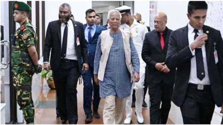 খালেদা জিয়াকে দেখতে এভারকেয়ার হাসপাতালে প্রধান উপদেষ্টা