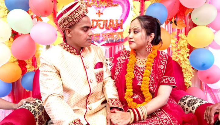 প্রেমের টানে মালয়েশিয়ার তরুণী নওগাঁয় এসে বসলেন বিয়ের পিঁড়িতে প্রেমের টানে মালয়েশিয়ার তরুণী নওগাঁয় এসে বসলেন বিয়ের পিঁড়িতে