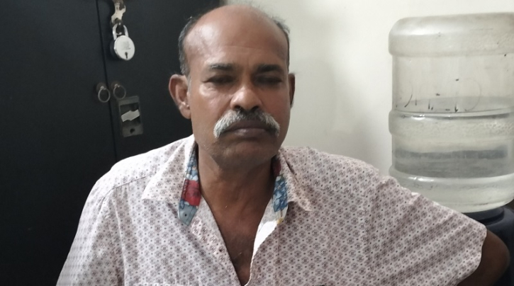 বেনাপোল ইমিগ্রেশনে বাগেরহাট শ্রমিকলীগের নেতা গ্রেফতার বেনাপোল ইমিগ্রেশনে বাগেরহাট শ্রমিকলীগের নেতা গ্রেফতার