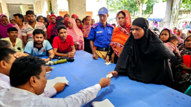 গোয়ালন্দে উন্মুক্ত পদ্ধতিতে চলছে ভিডব্লিউবি উপকারভোগী যাচাই বাছাই