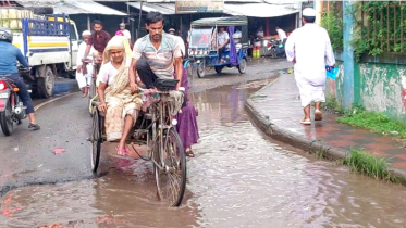 কোটালীপাড়ায় সড়কে খানাখন্দ, চলাচলে দুর্ভোগ
