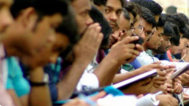 শিল্পে উৎপাদন বাড়লেও কমছে চাকরি: প্রবৃদ্ধির লাভ কোথায়?