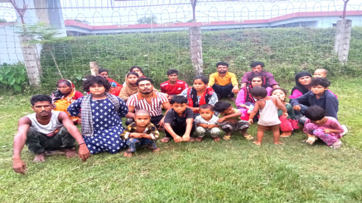 মৌলভীবাজারের দুই সীমান্তে দিয়ে ৭১ জন বাংলাদেশিকে পুশইন মৌলভীবাজারের দুই সীমান্তে দিয়ে ৭১ জন বাংলাদেশিকে পুশইন
