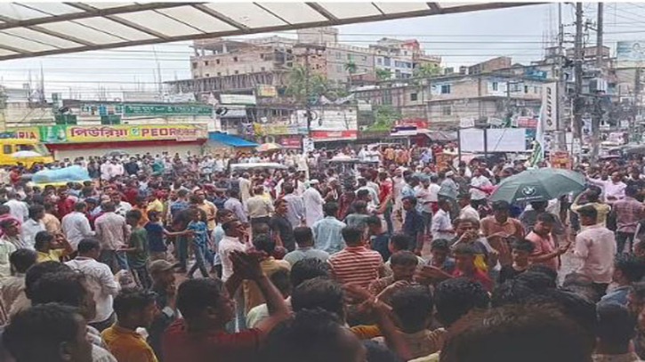 চকরিয়ায় এনসিপির পথসভার মঞ্চ ভাঙচুর