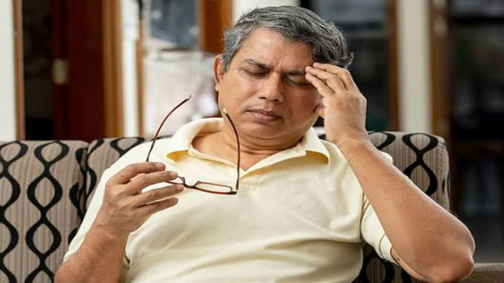 হঠাৎ দাঁড়ালে মাথা ঘোরে? কারণ জানলে অবাক হবেন! হঠাৎ দাঁড়ালে মাথা ঘোরে? কারণ জানলে অবাক হবেন!