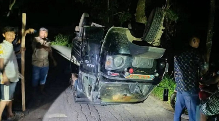 গাইবান্ধায় সড়কে গাছ ফেলে ডাকাতির চেষ্টা, নিহত ১