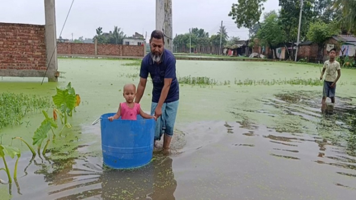 সাতক্ষীরায় জলাবদ্ধতায় নাকাল পৌরবাসী সাতক্ষীরায় জলাবদ্ধতায় নাকাল পৌরবাসী