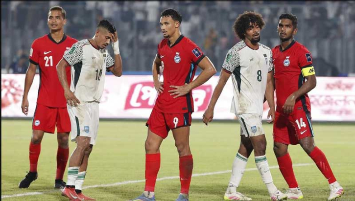শেষ সেকেন্ডে হার, কিন্তু সাহসী লড়াইয়ে হৃদয় জয় করল বাংলাদেশ শেষ সেকেন্ডে হার, কিন্তু সাহসী লড়াইয়ে হৃদয় জয় করল বাংলাদেশ