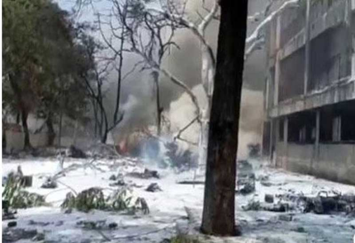 ভারতে বিধ্বস্ত এয়ার ইন্ডিয়া: ২৪২ আরোহীর জীবন ঝুঁকিতে! ভারতে বিধ্বস্ত এয়ার ইন্ডিয়া: ২৪২ আরোহীর জীবন ঝুঁকিতে!