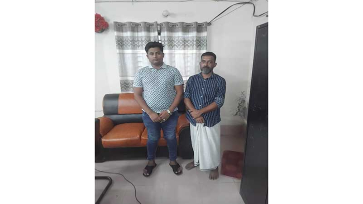 নোয়াখালীতে ভোটার হতে এসে দালালসহ রোহিঙ্গা নাগরিক আটক নোয়াখালীতে ভোটার হতে এসে দালালসহ রোহিঙ্গা নাগরিক আটক