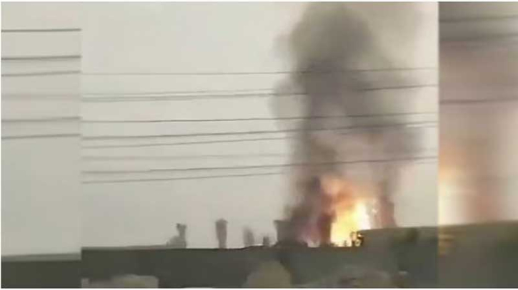 ইরানি জ্বালানি অবকাঠামোয় ইসরায়েলের হামলা: বিশ্ববাজারে উত্তপ্ত হচ্ছে তেল-গ্যাস যুদ্ধ