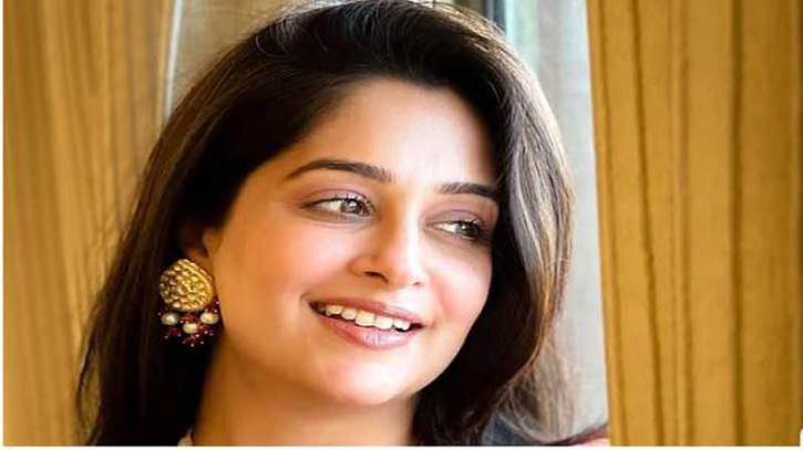 ১৪ ঘণ্টার অস্ত্রোপচারে লড়াই দীপিকার, ঈদের আগেই আইসিইউ থেকে রুমে ১৪ ঘণ্টার অস্ত্রোপচারে লড়াই দীপিকার, ঈদের আগেই আইসিইউ থেকে রুমে