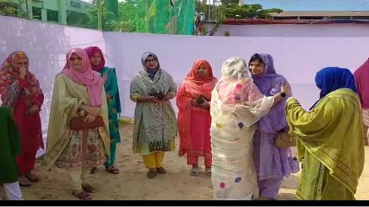 চট্টগ্রামে নারীদের জন্য আলাদা ঈদের জামাত, নিরাপত্তায় কঠোর ব্যবস্থা চট্টগ্রামে নারীদের জন্য আলাদা ঈদের জামাত, নিরাপত্তায় কঠোর ব্যবস্থা