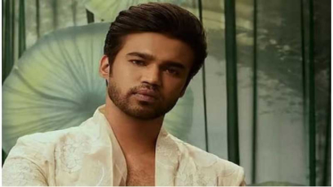 ‘বলিউড জঘন্য’—ভিডিওতে কান্নায় ভেঙে পড়লেন বাবিল খান,