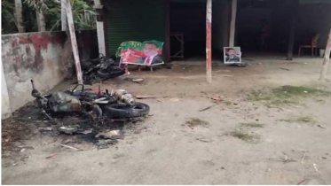 পুকুর নিয়ে দ্বন্দ্বে বিএনপি কার্যালয়ে অগ্নিসংযোগ,