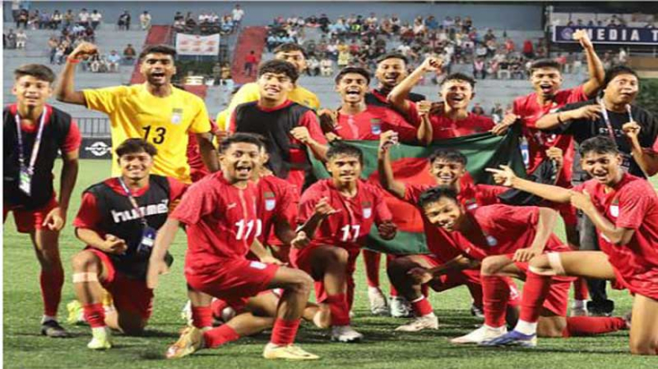 সাফ ফাইনালে তরুণ টাইগাররা! নেপালকে হারিয়ে উড়ছে বাংলাদেশ সাফ ফাইনালে তরুণ টাইগাররা! নেপালকে হারিয়ে উড়ছে বাংলাদেশ