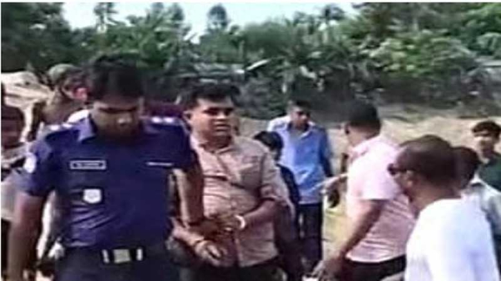 ‘আমার মা মারা গেছে, গ্রেপ্তার করবেন না ‘আমার মা মারা গেছে, গ্রেপ্তার করবেন না