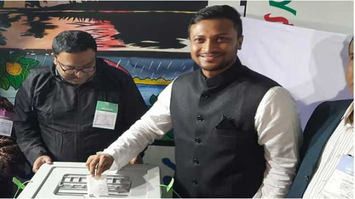 “সাকিবকে বলেছিলাম, যা করো আওয়ামী লীগে যেয়ো না”—মেজর হাফিজ “সাকিবকে বলেছিলাম, যা করো আওয়ামী লীগে যেয়ো না”—মেজর হাফিজ
