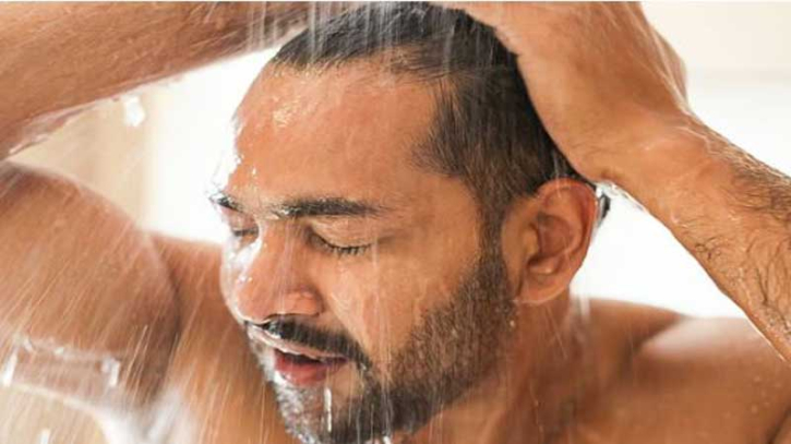 গরমে কখন গোসল করবেন? স্বাস্থ্যকর সময় বেছে নিন আরাম পেতে গরমে কখন গোসল করবেন? স্বাস্থ্যকর সময় বেছে নিন আরাম পেতে