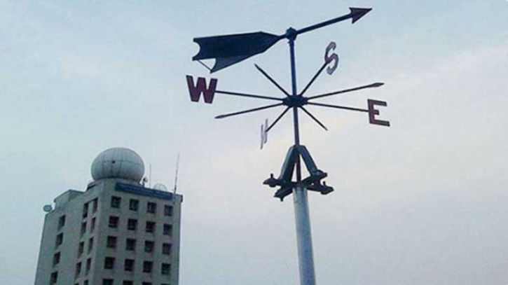 ঘনীভূত লঘুচাপের প্রভাবে ঝোড়ো হাওয়া ও ভারি বৃষ্টি, তাপমাত্রা কমতে পারে ২ ডিগ্রি