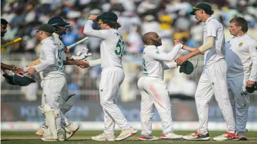 অবিশ্বাস্য পতন! ৯৩ রানে গুটিয়ে ভারত—ইতিহাস গড়ে দক্ষিণ আফ্রিকা অবিশ্বাস্য পতন! ৯৩ রানে গুটিয়ে ভারত—ইতিহাস গড়ে দক্ষিণ আফ্রিকা