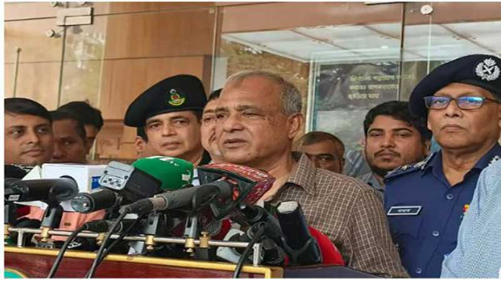 আইনশৃঙ্খলা পরিস্থিতি কিছুটা খারাপ, স্বীকার স্বরাষ্ট্র উপদেষ্টার