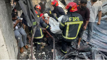 কেরানীগঞ্জে গ্যাসলাইট কারখানায় আগুন, পাঁচ জনের মরদেহ উদ্ধার