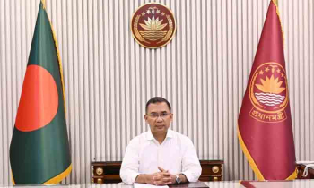 নিজেই গাড়ি চালিয়ে সড়ক পরিদর্শন করলেন প্রধানমন্ত্রী