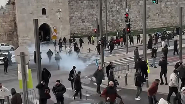 আল-আকসায় মুসল্লিদের ওপর ইসরায়েলি হামলা: বিশ্বজুড়ে নিন্দার ঝড়